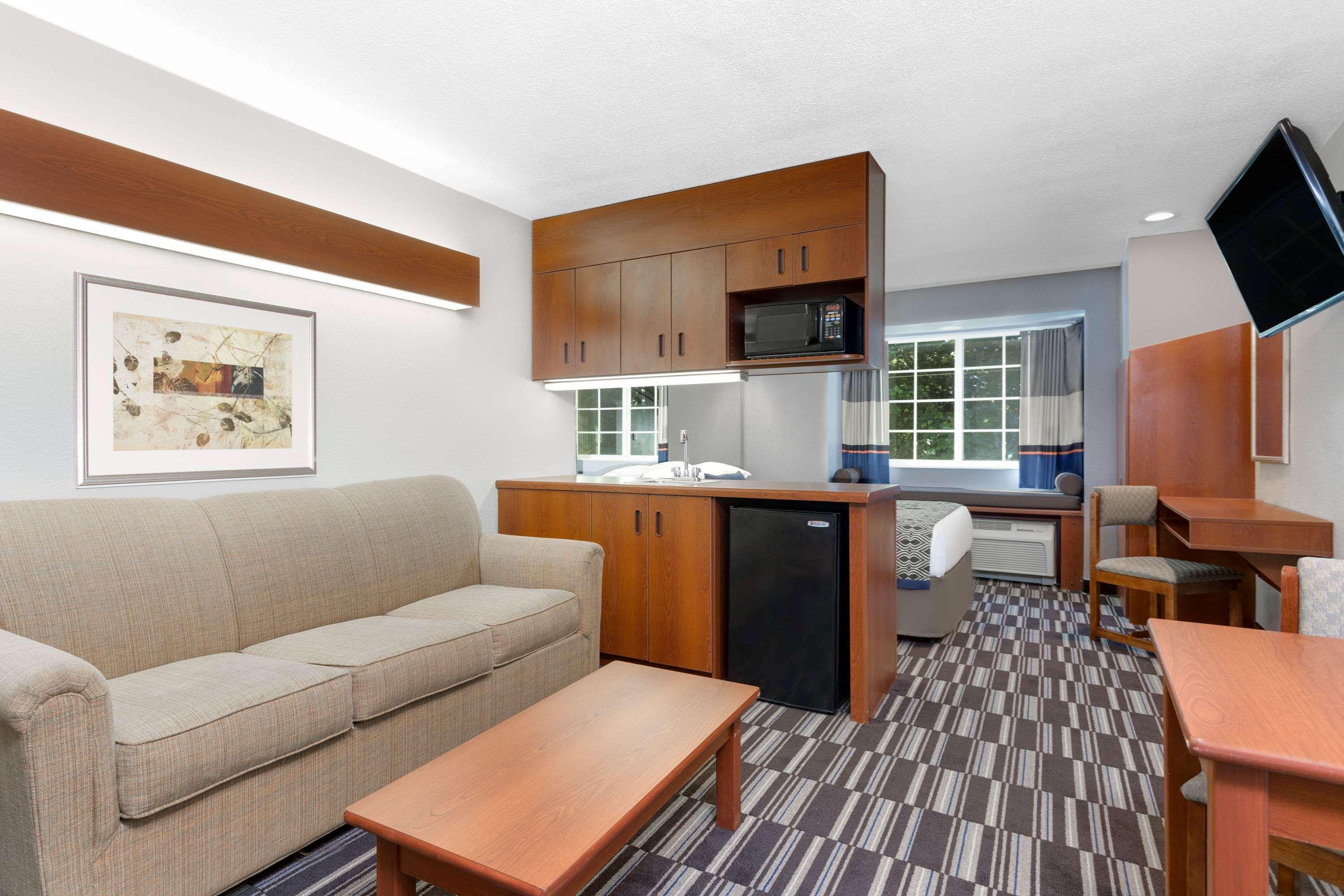 Microtel Inn & Suites By Wyndham Bremen Exterior photo